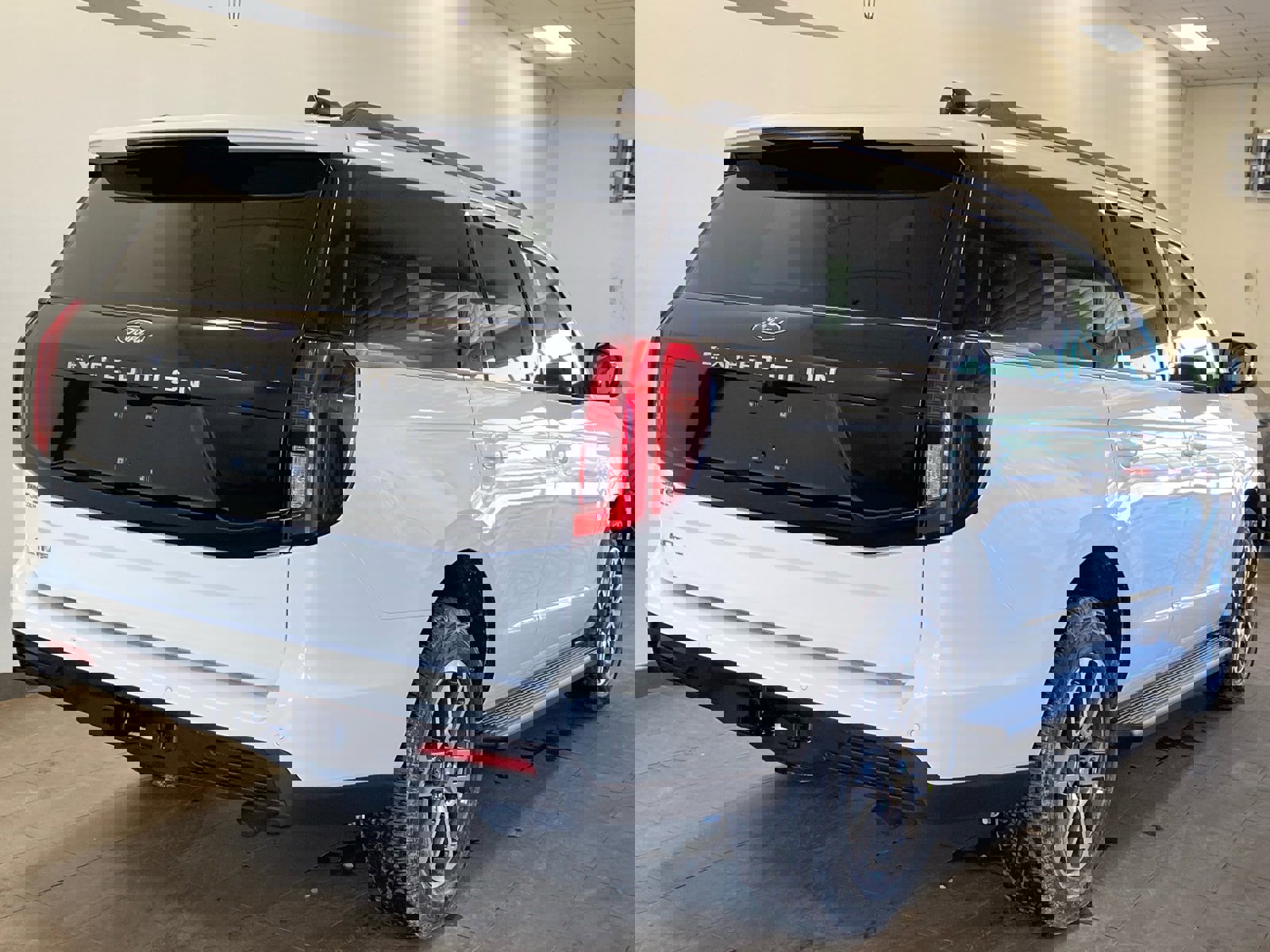 New 2026 Ford Expedition Active image 18