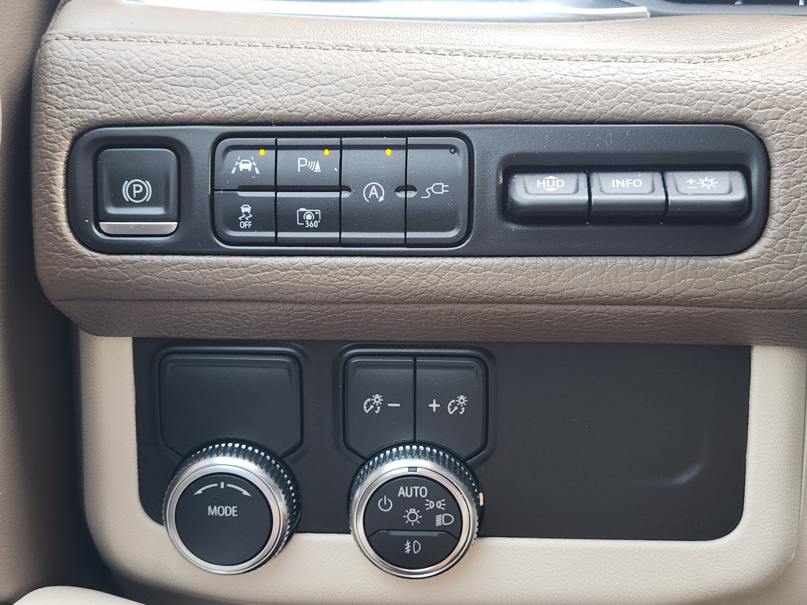 Used 2022 GMC Yukon Denali RWD image 25