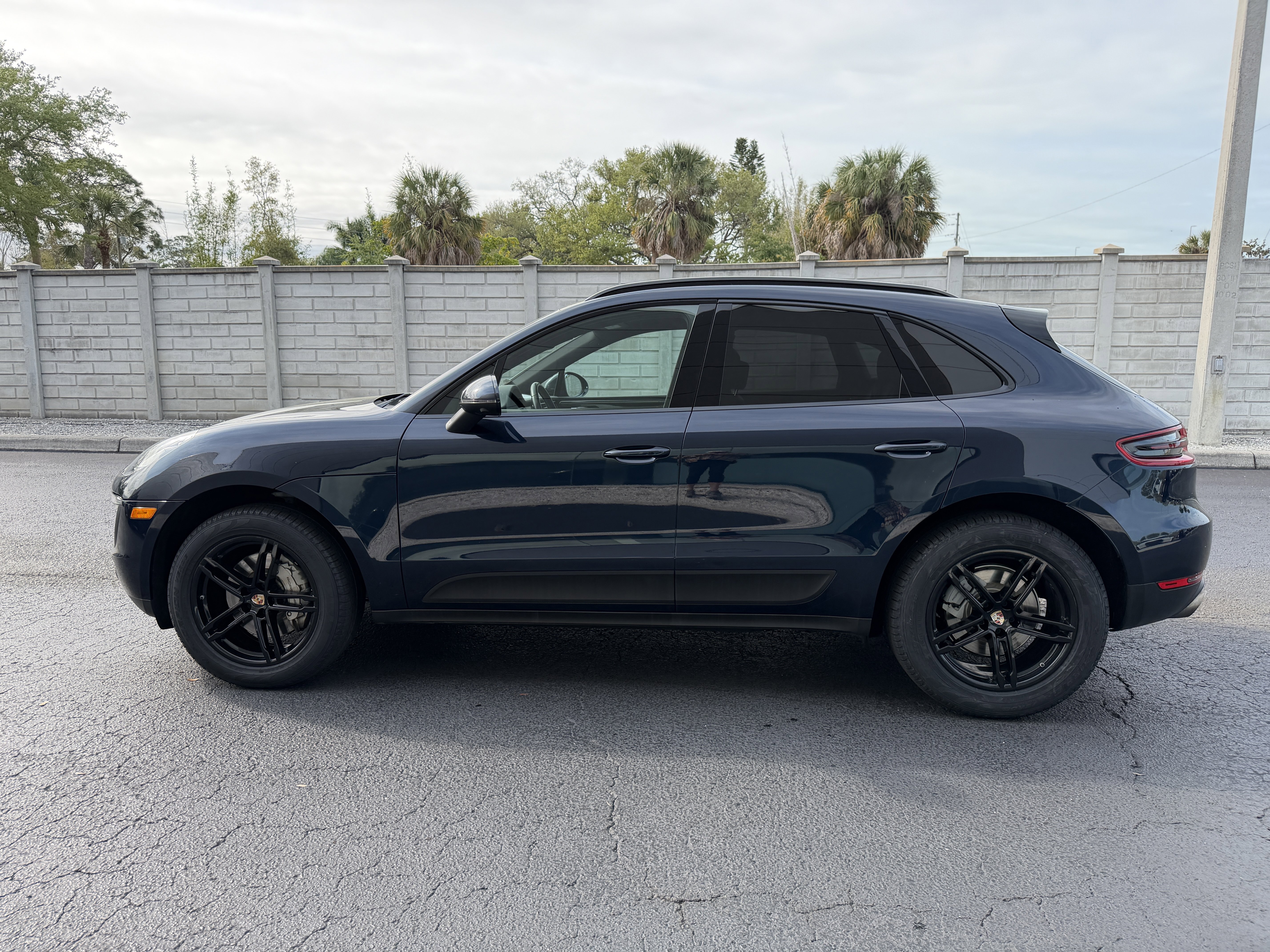 Certified 2017 Porsche Macan S image 2