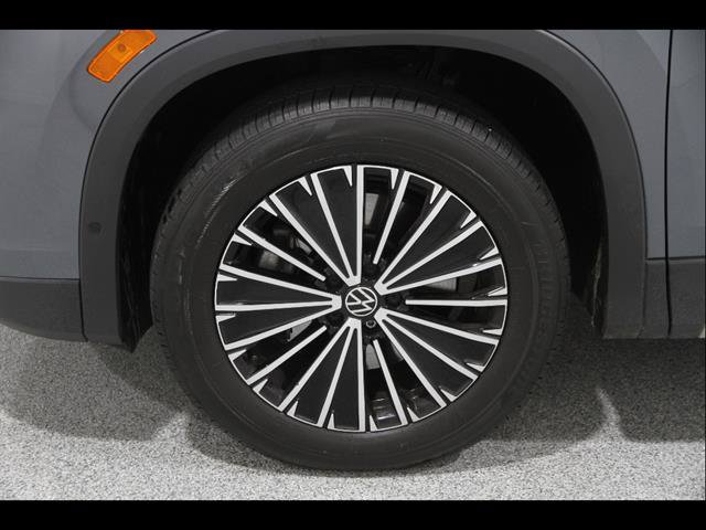 Certified 2025 Volkswagen Tiguan S AWD/4WD image 20