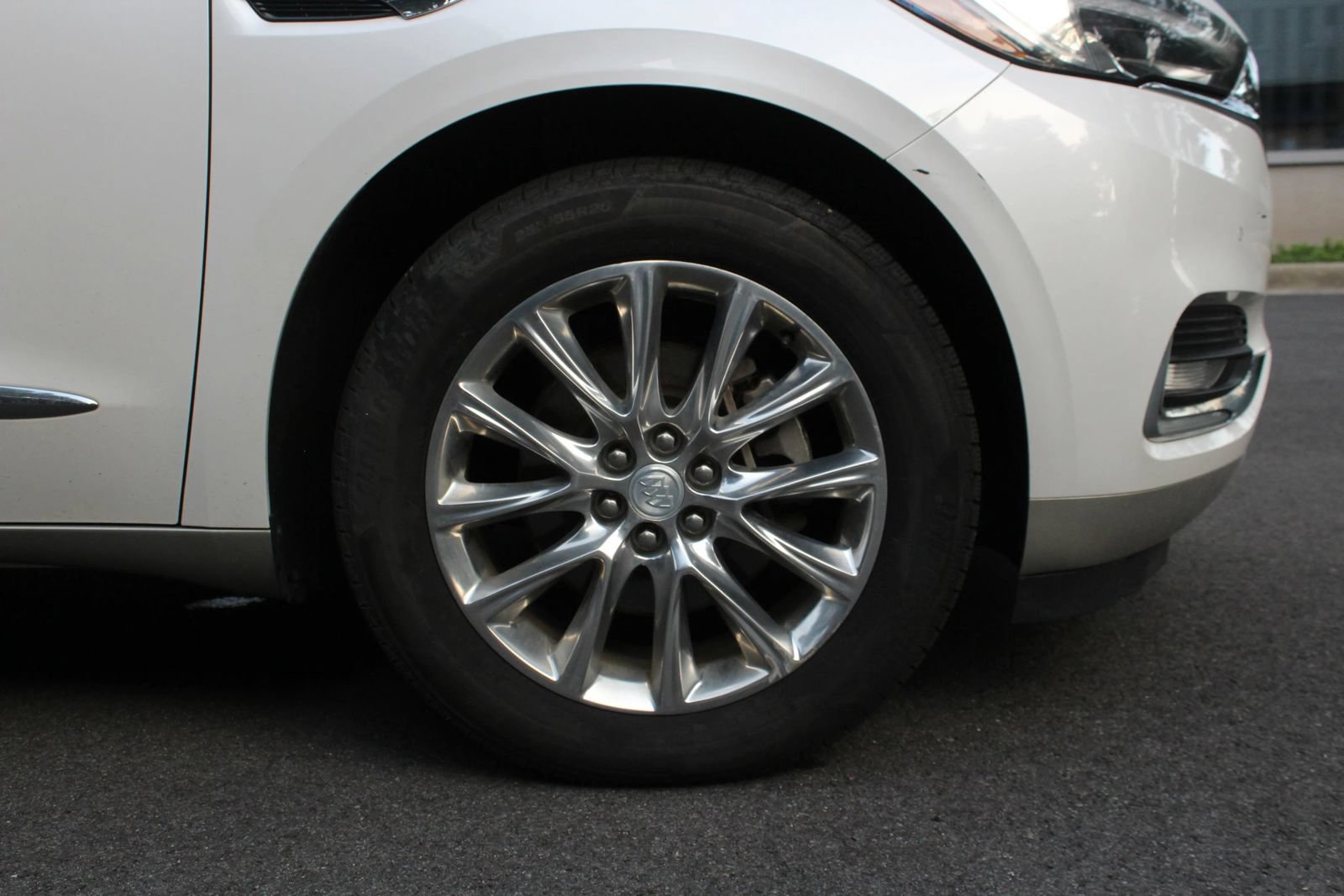 Used 2018 Buick Enclave Premium w/ Experience Buick Package AWD/4WD image 4