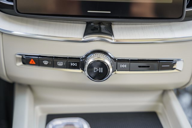 New 2026 Volvo XC60 B5 Ultra w/ Protection Package Premier image 22
