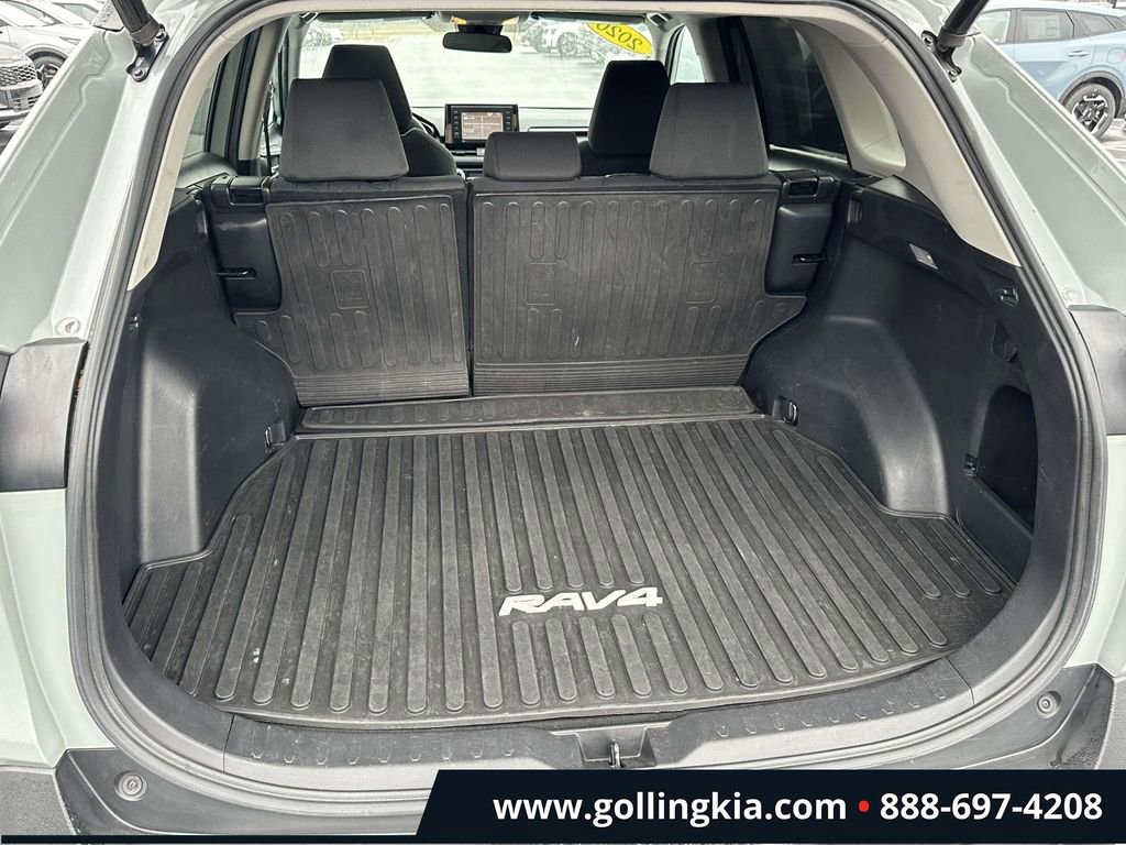 Used 2020 Toyota RAV4 XLE w/ Convenience Package AWD/4WD image 8