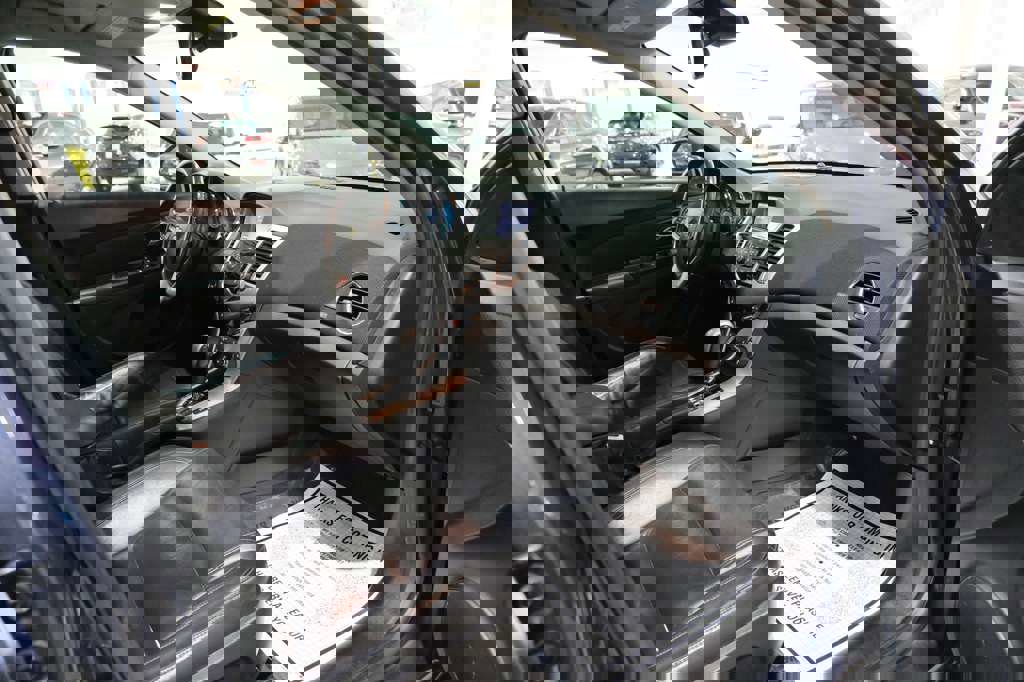 Used 2013 Chevrolet Cruze LTZ FWD image 28