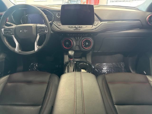 Used 2025 Chevrolet Blazer RS FWD image 3