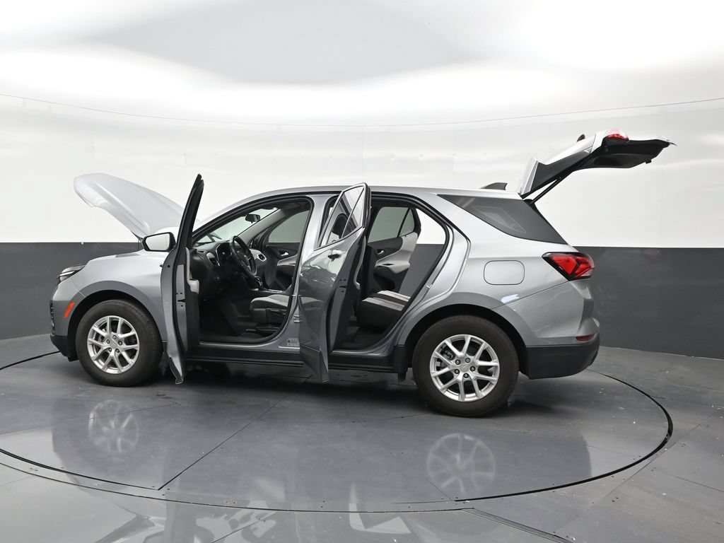 Used 2024 Chevrolet Equinox LS FWD image 30