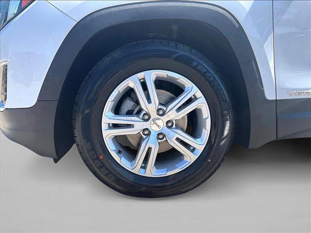 Used 2020 GMC Terrain SLE w/ Driver Convenience Package FWD image 10