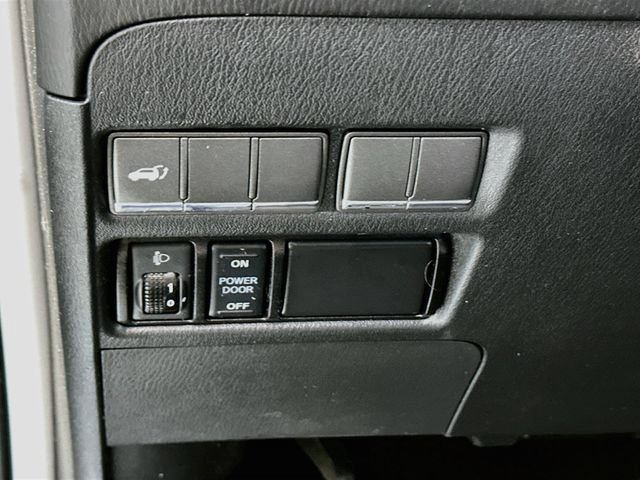 Used 2017 INFINITI QX80 4WD image 13