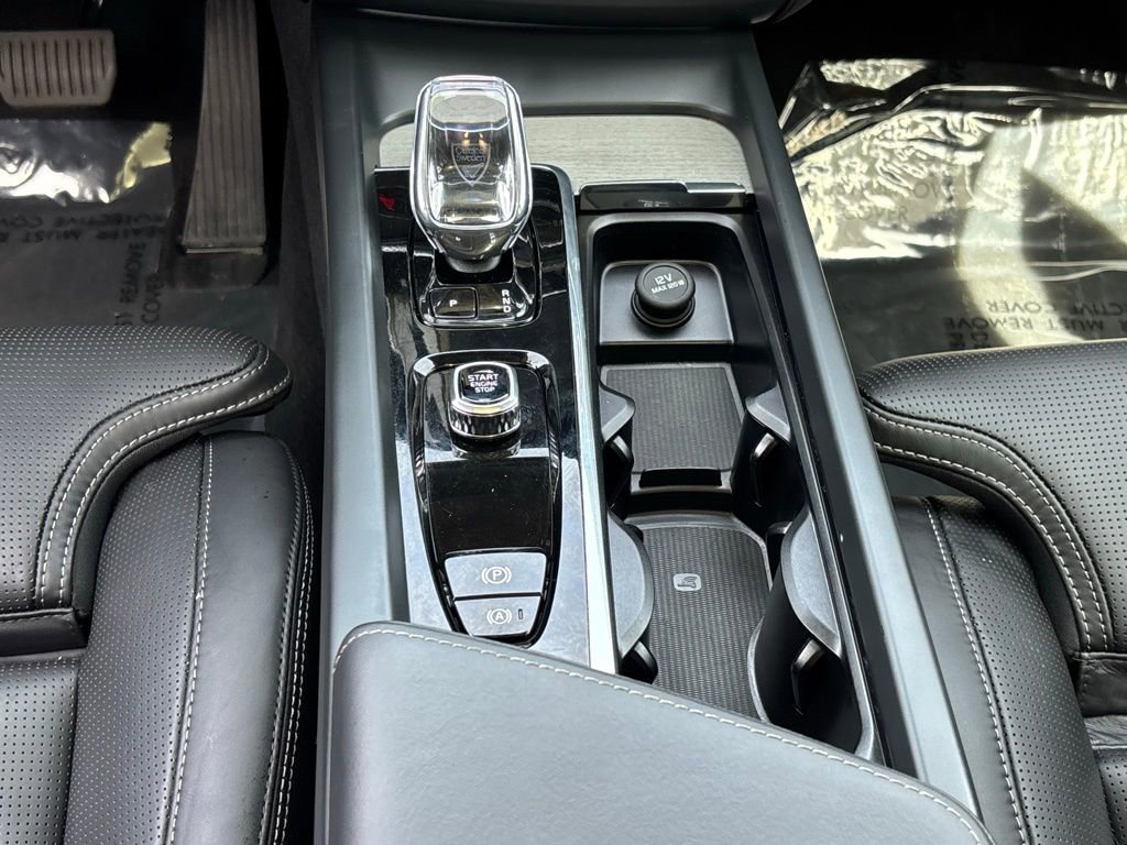 Used 2025 Volvo XC60 T8 Ultra w/ Protection Package Premier AWD/4WD image 15