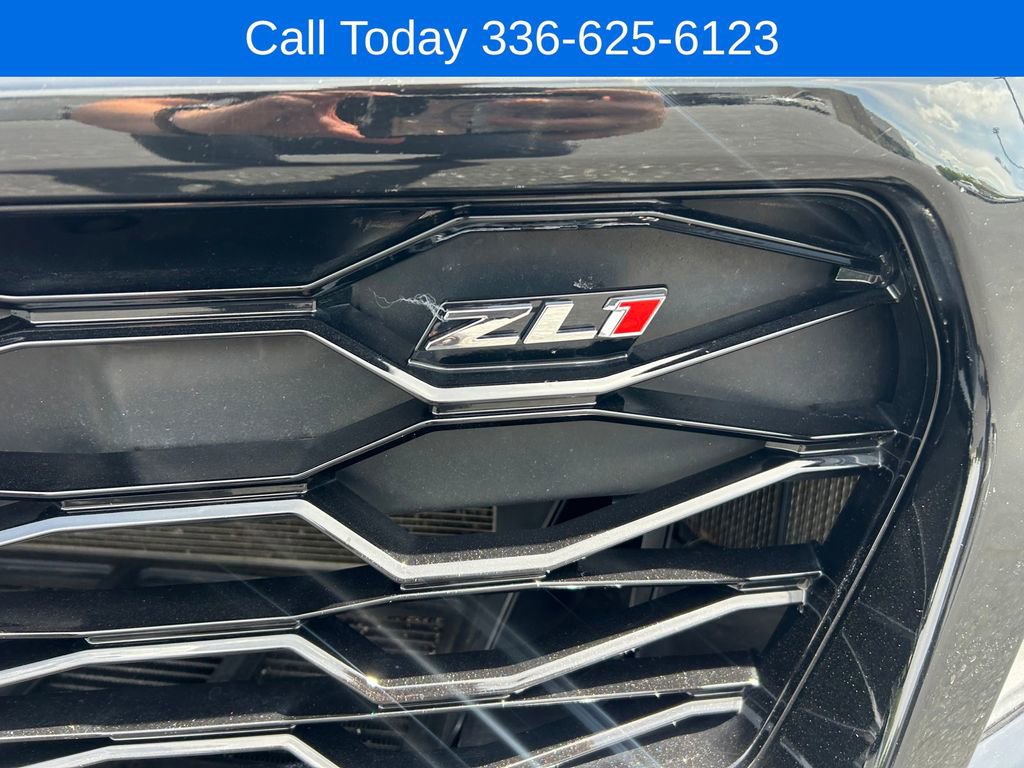 Used 2018 Chevrolet Camaro ZL1 RWD image 10