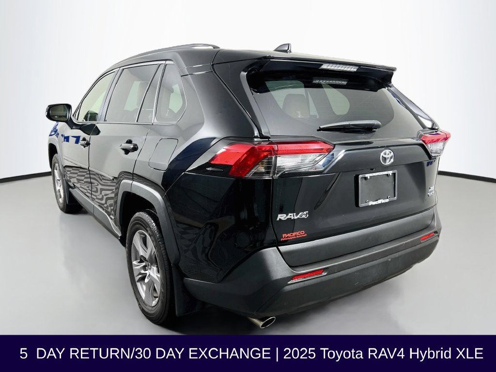Used 2025 Toyota RAV4 XLE AWD/4WD image 6