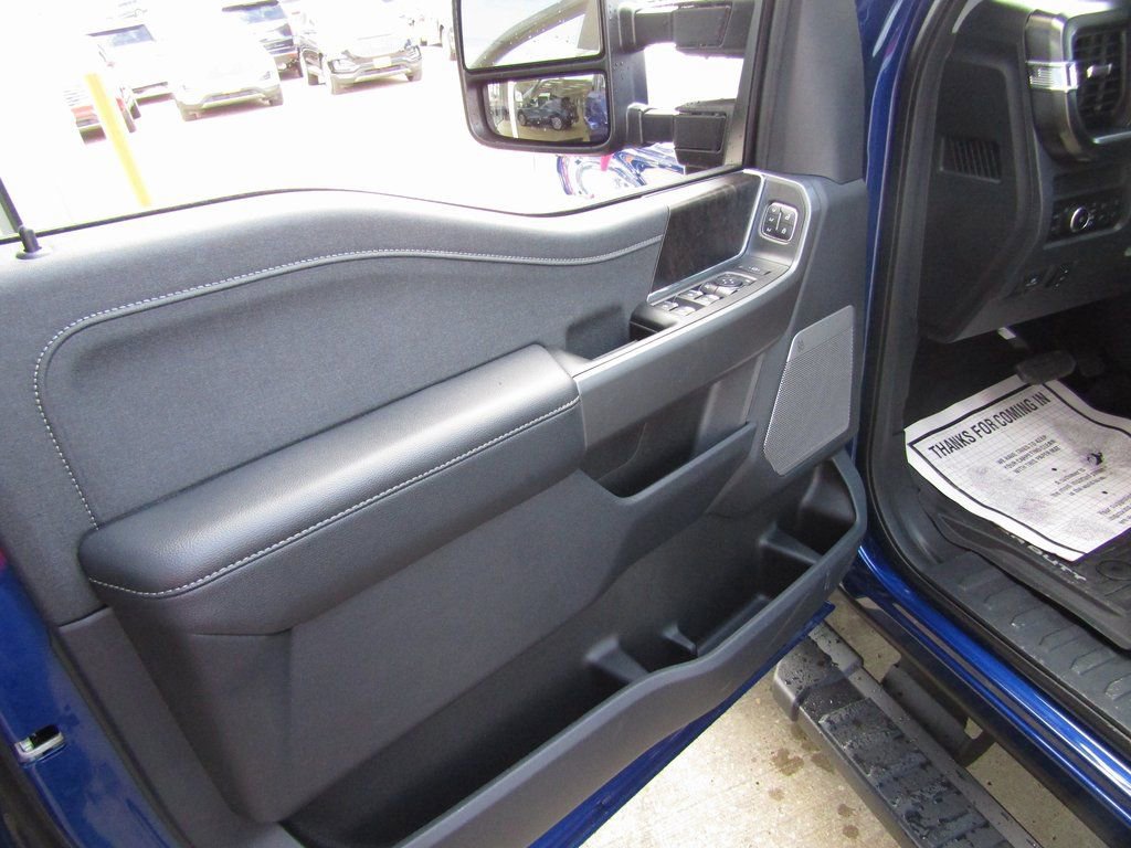 New 2026 Ford F250 Lariat w/ Black Appearance Package image 23