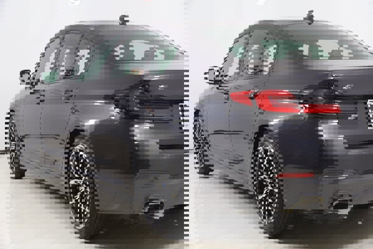 Used 2023 BMW 540i xDrive w/ M Sport Package image 25