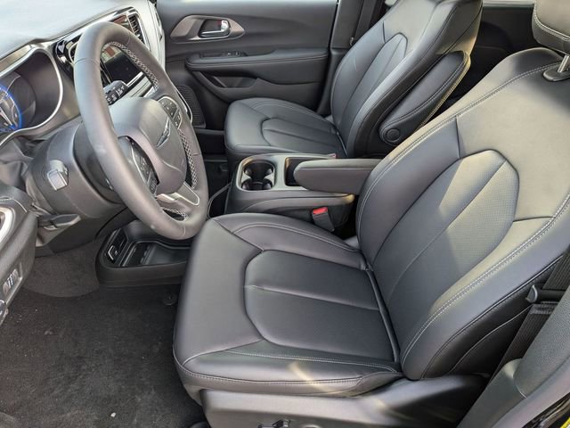 New 2026 Chrysler Pacifica Select image 11