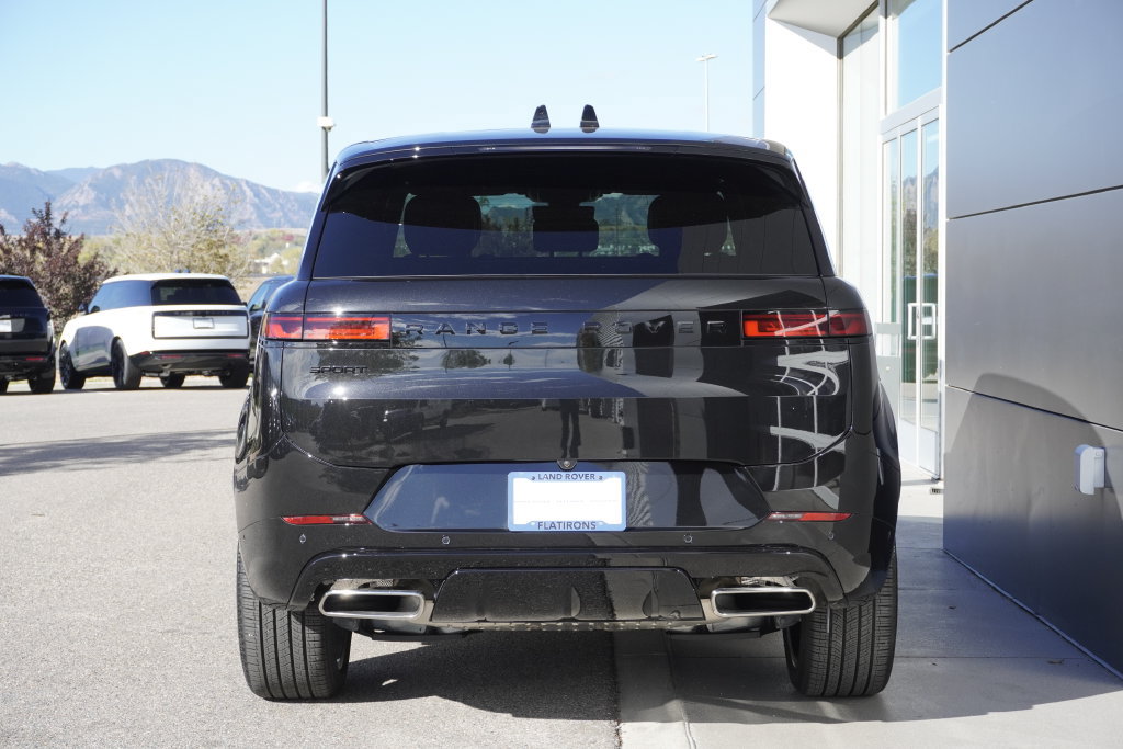 Used 2026 Land Rover Range Rover Sport Dynamic SE AWD/4WD image 6