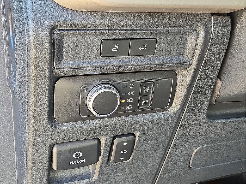 Used 2022 Ford Expedition Max XLT image 24