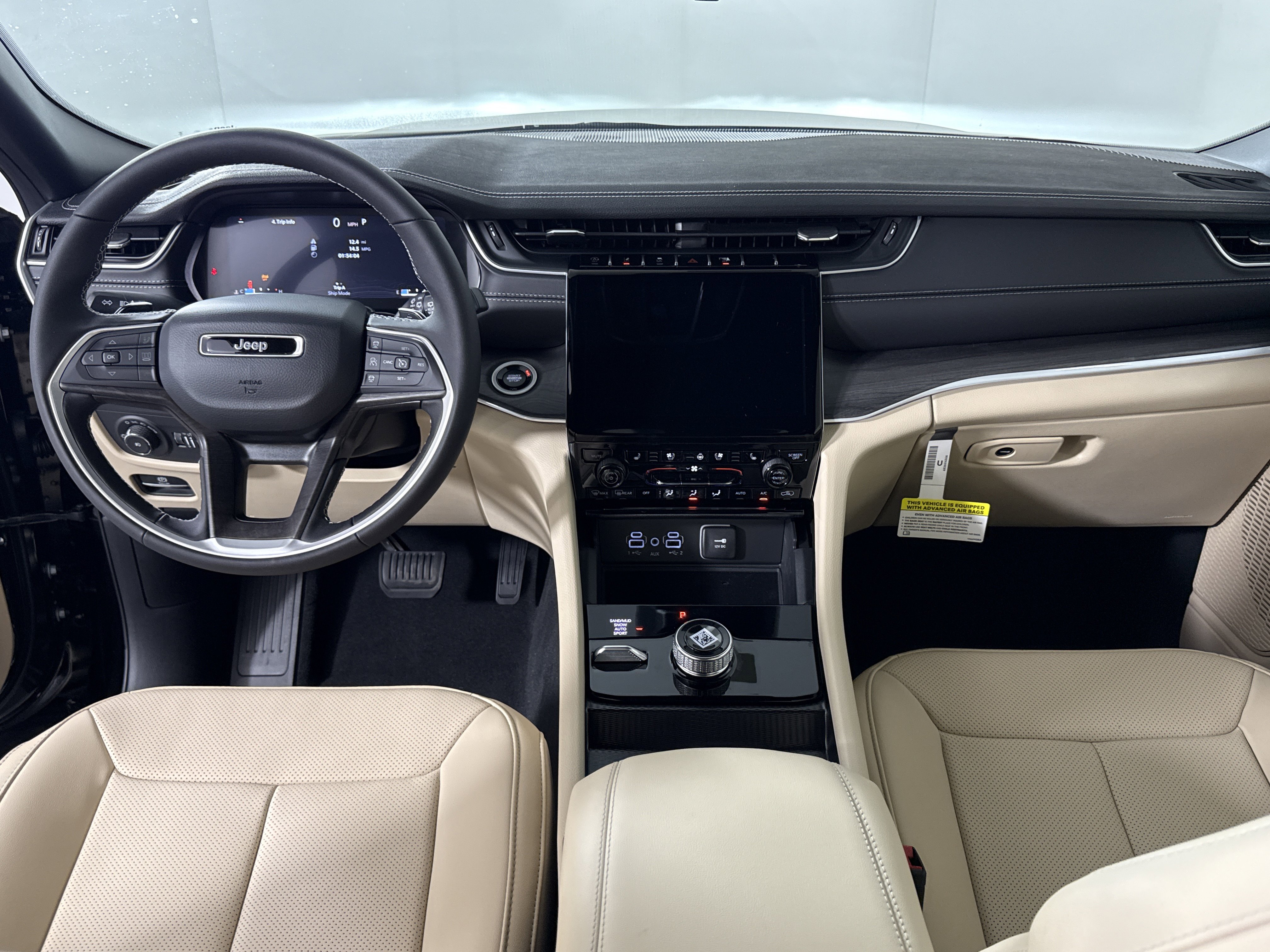 New 2025 Jeep Grand Cherokee Limited w/ Luxury Tech Group II image 12