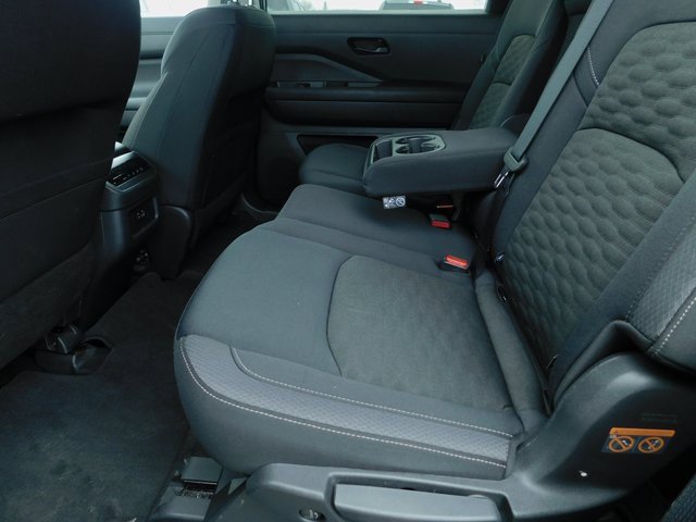 Used 2024 Nissan Pathfinder SV image 20