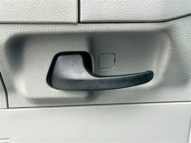 Used 2018 Ford E-350 and Econoline 350 Super Duty image 17