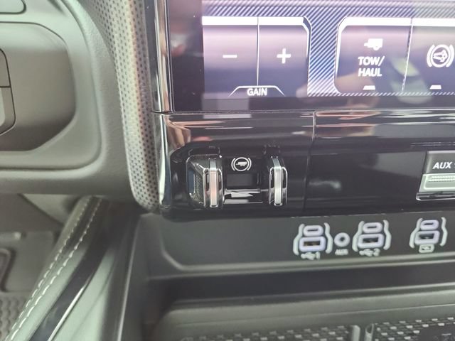 New 2025 RAM 2500 Limited AWD/4WD image 19