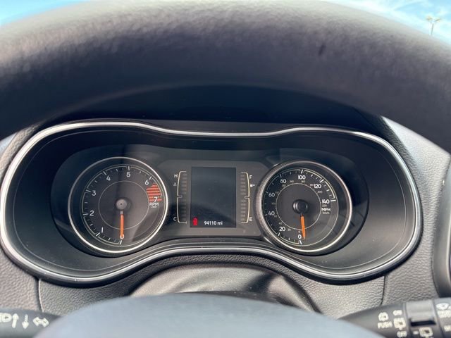 Used 2019 Jeep Cherokee Latitude w/ Popular Appearance Group image 8