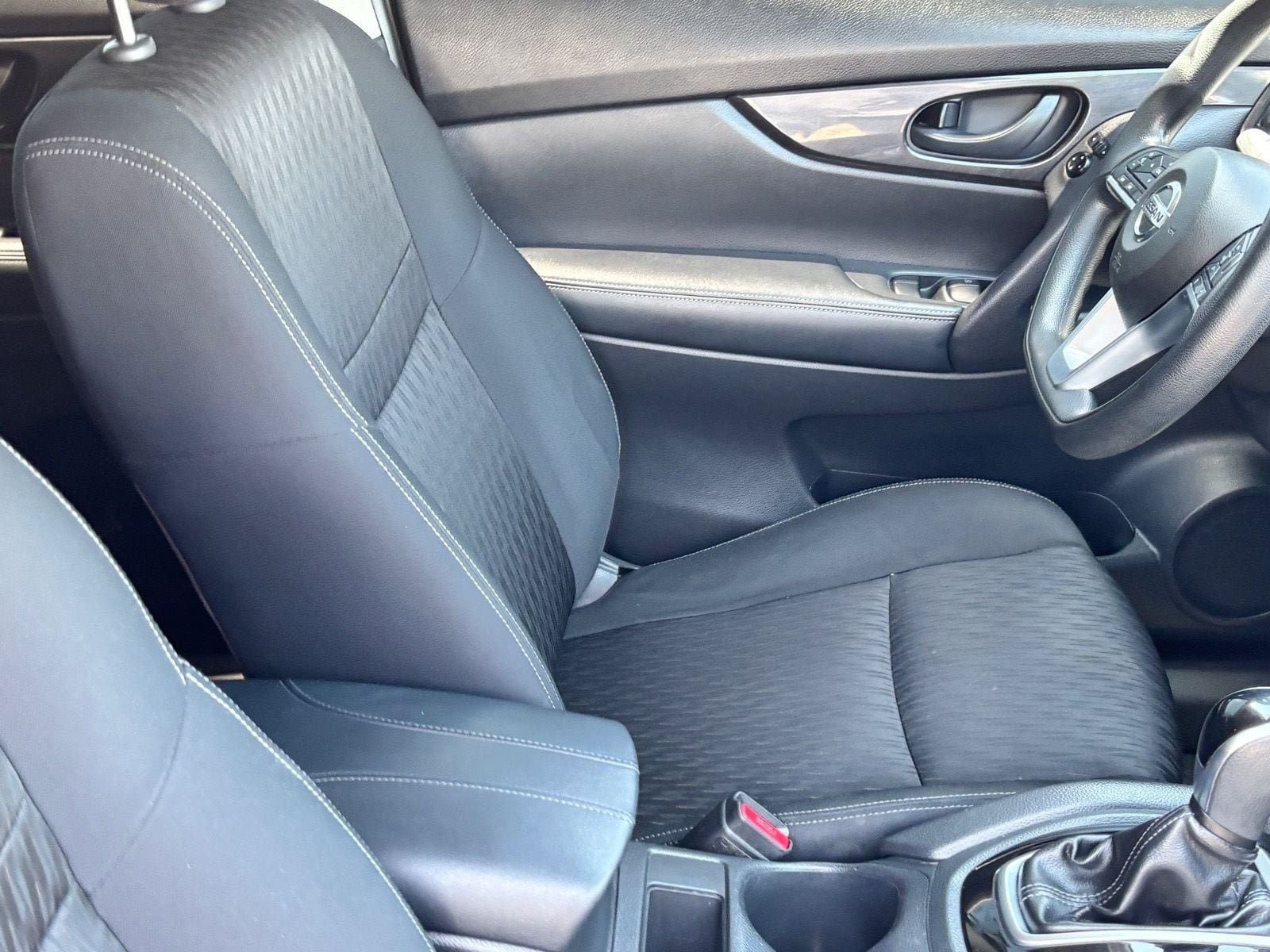 Used 2020 Nissan Rogue S FWD image 10