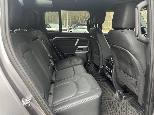 Used 2023 Land Rover Defender 110 X-Dynamic SE image 13