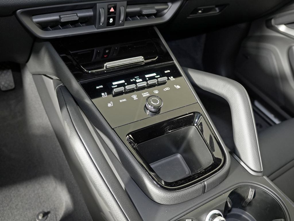 Certified 2026 Porsche Cayenne Coupe AWD/4WD image 31