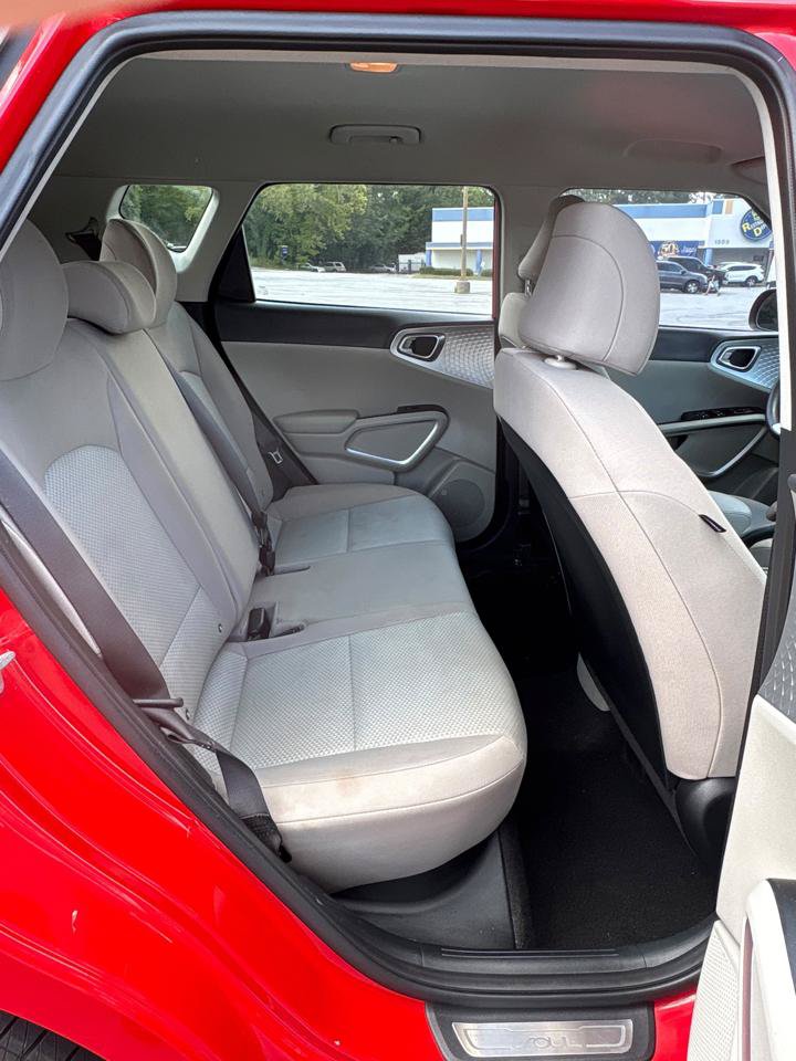 Used 2022 Kia Soul LX FWD image 15
