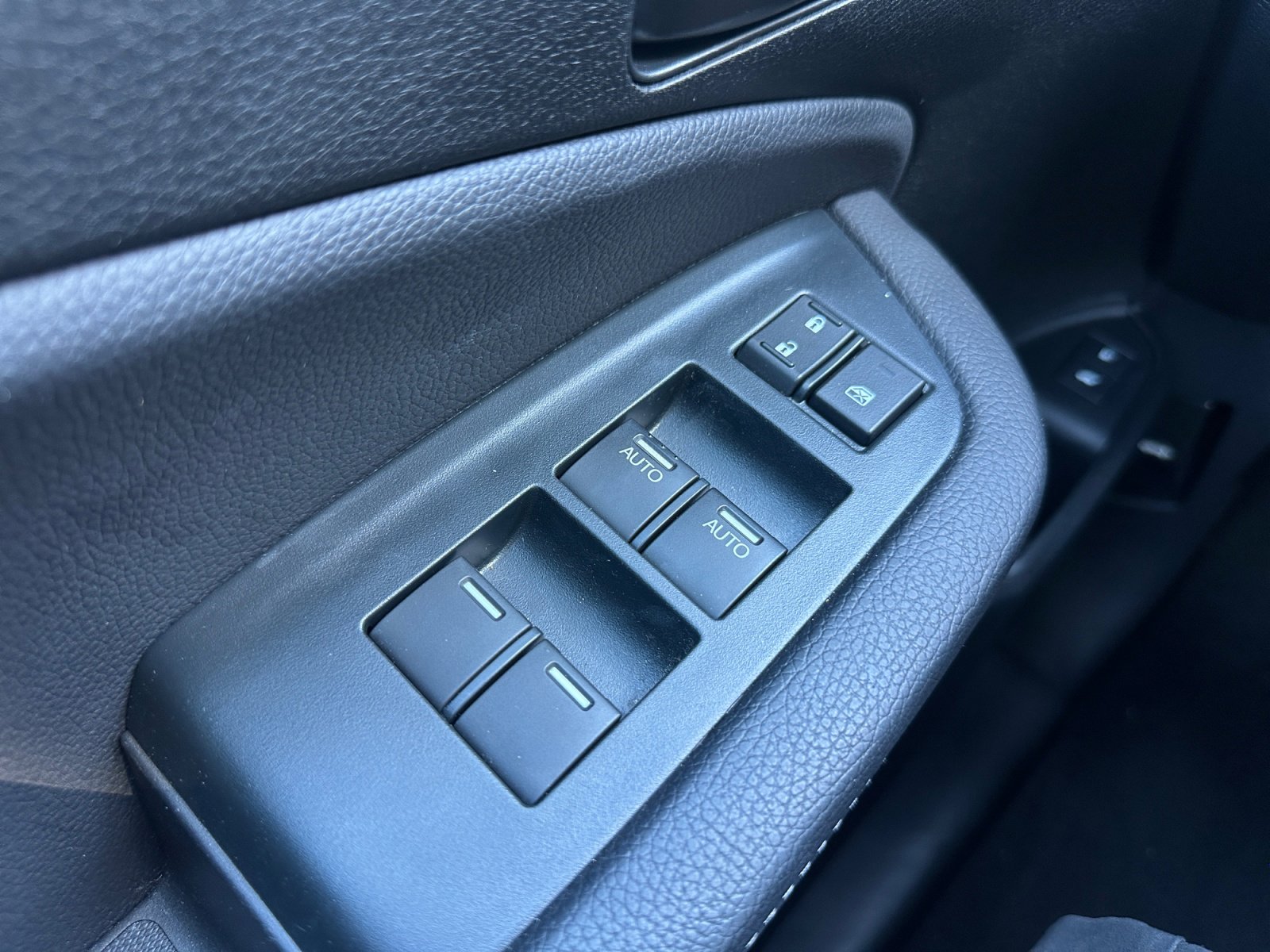 Used 2023 Honda Passport EX-L image 16
