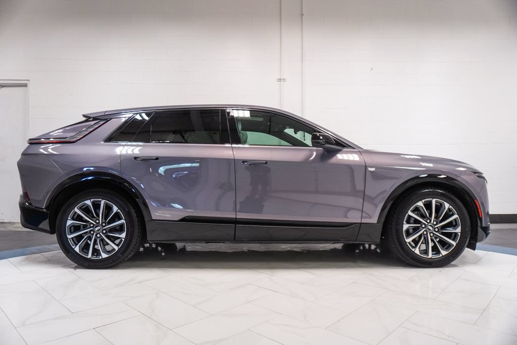 Used 2024 Cadillac Lyriq Sport AWD/4WD image 35