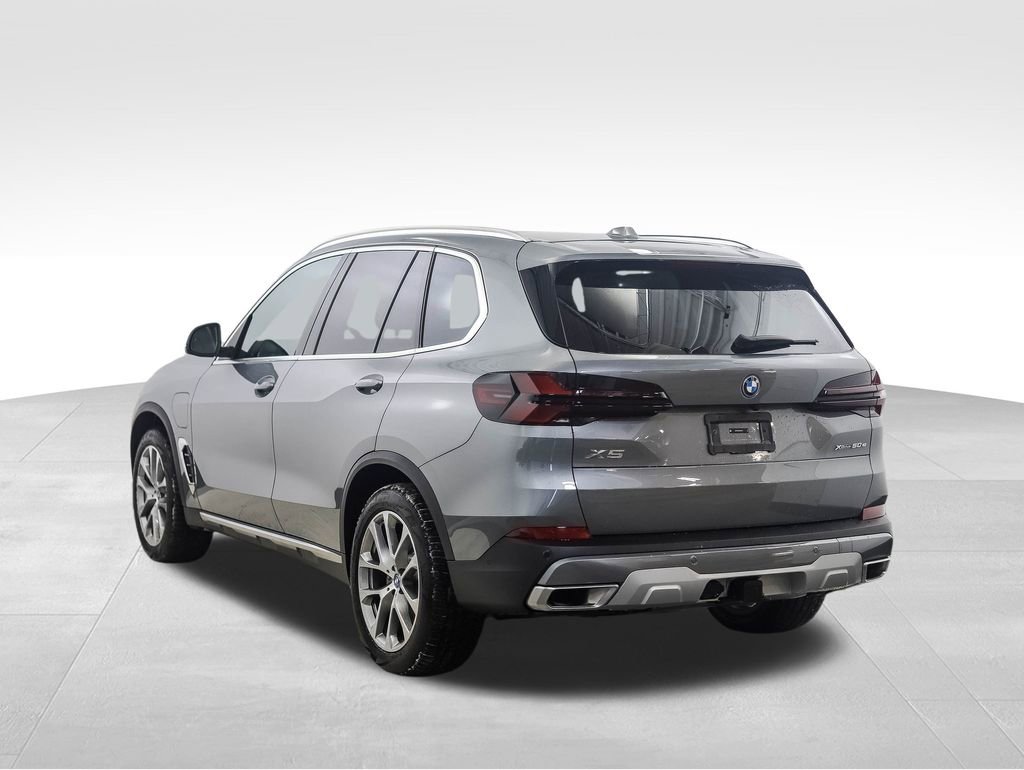 Certified 2025 BMW X5 xDrive50e image 3