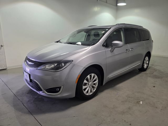 Used 2018 Chrysler Pacifica Touring-L FWD image 3