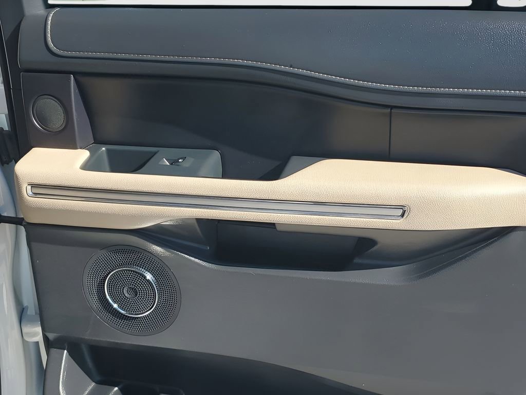 Used 2024 Ford Expedition Max Limited image 45