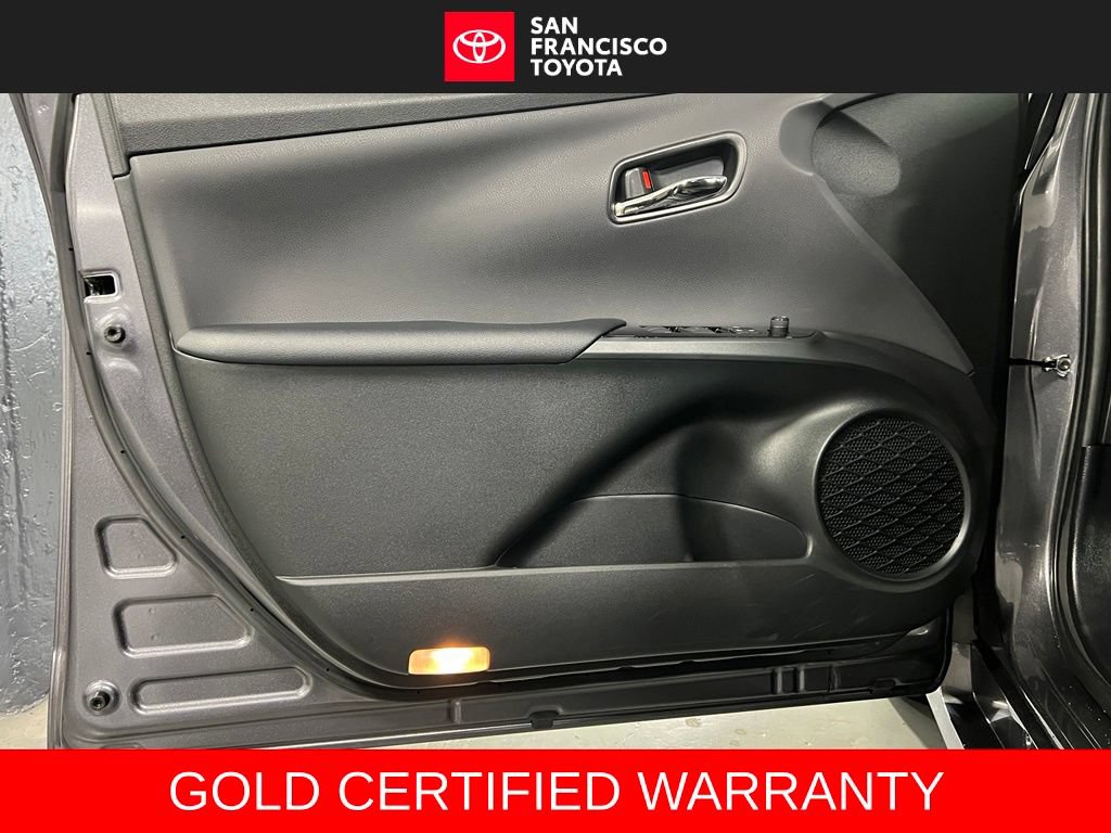 Certified 2022 Toyota Prius LE FWD image 34