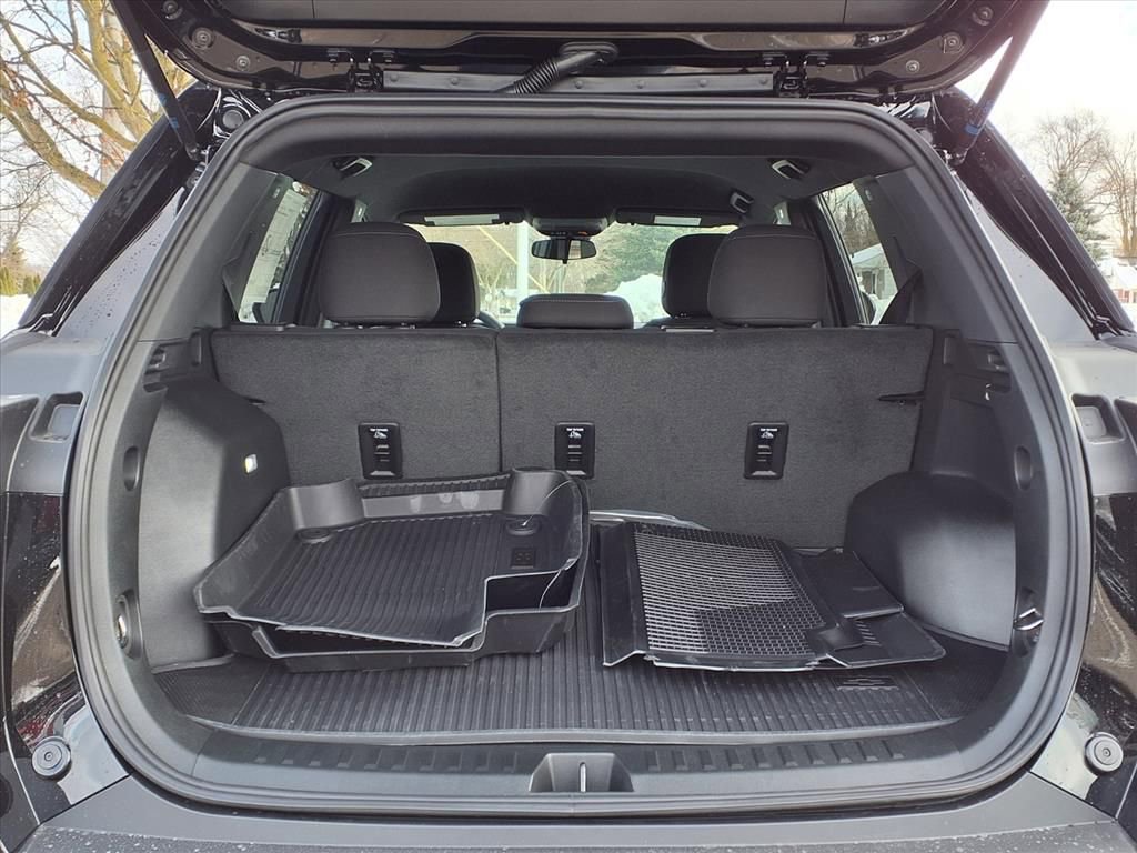 New 2026 Chevrolet Equinox LT w/ LPO, Floor Liner Package image 8