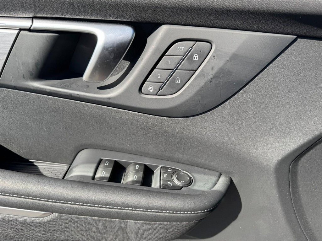 Used 2026 Buick Enclave Preferred w/ Power Package image 17