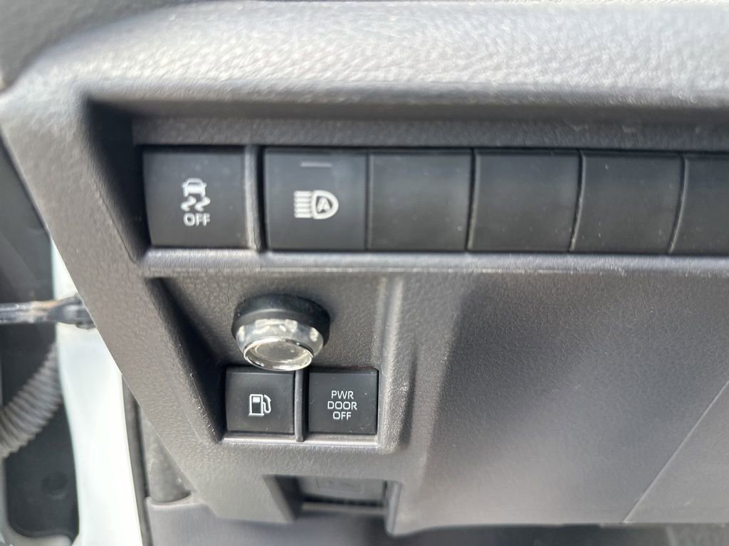 Used 2022 Toyota Sienna LE image 8