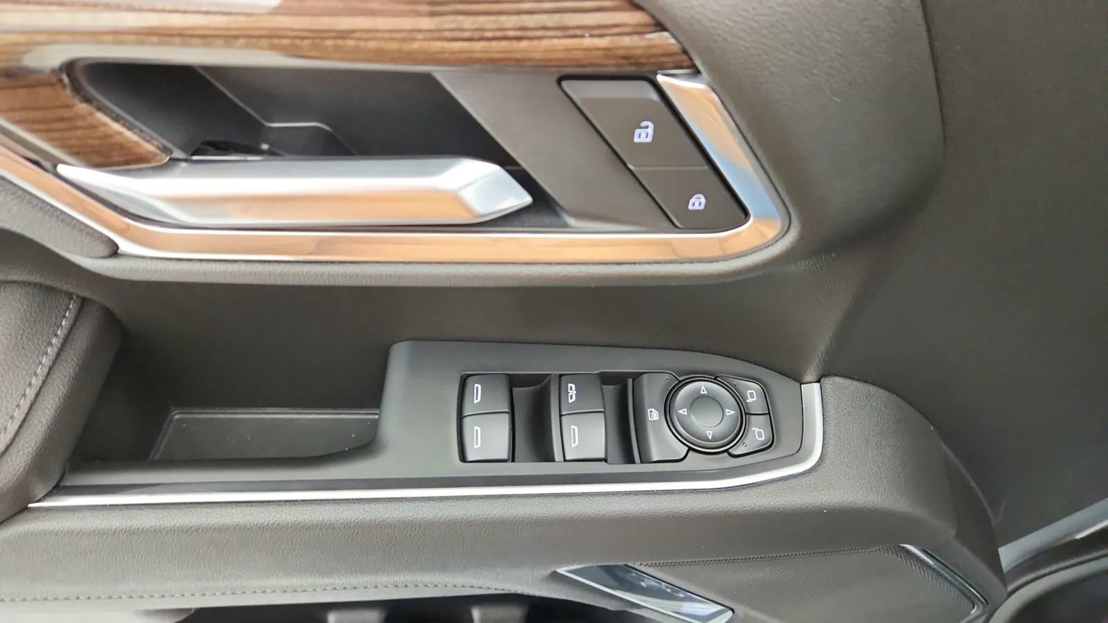 Used 2025 Chevrolet Silverado 1500 LT Trail Boss image 24