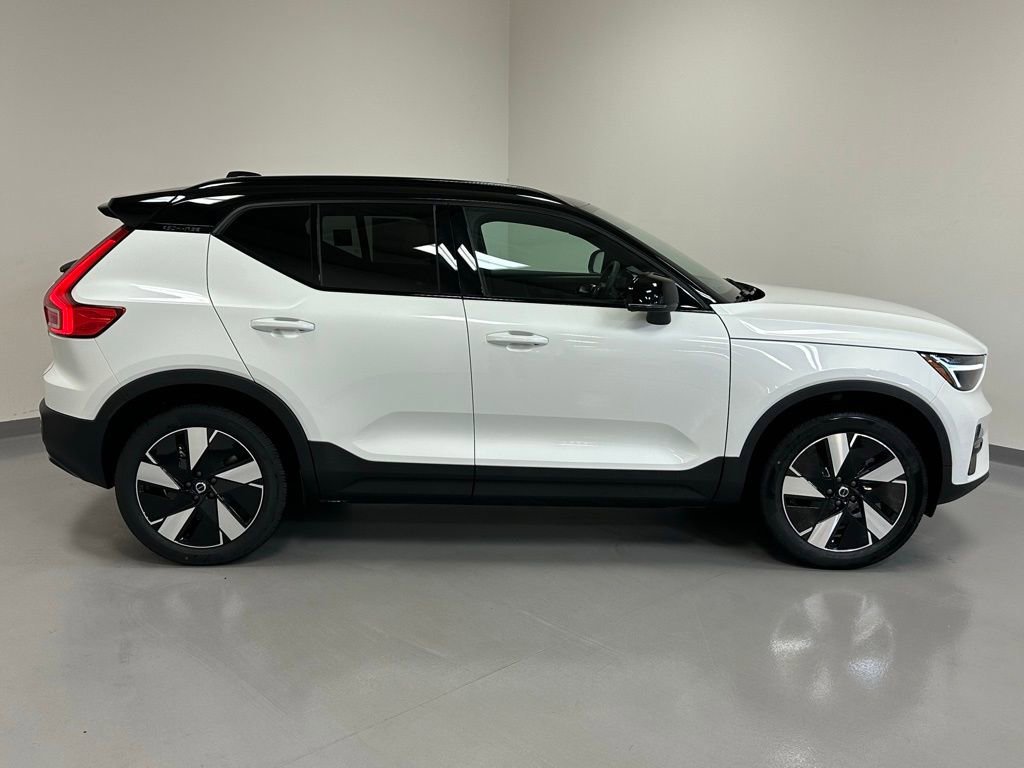 Certified 2024 Volvo XC40 Recharge Core w/ Protection Package Premier image 5