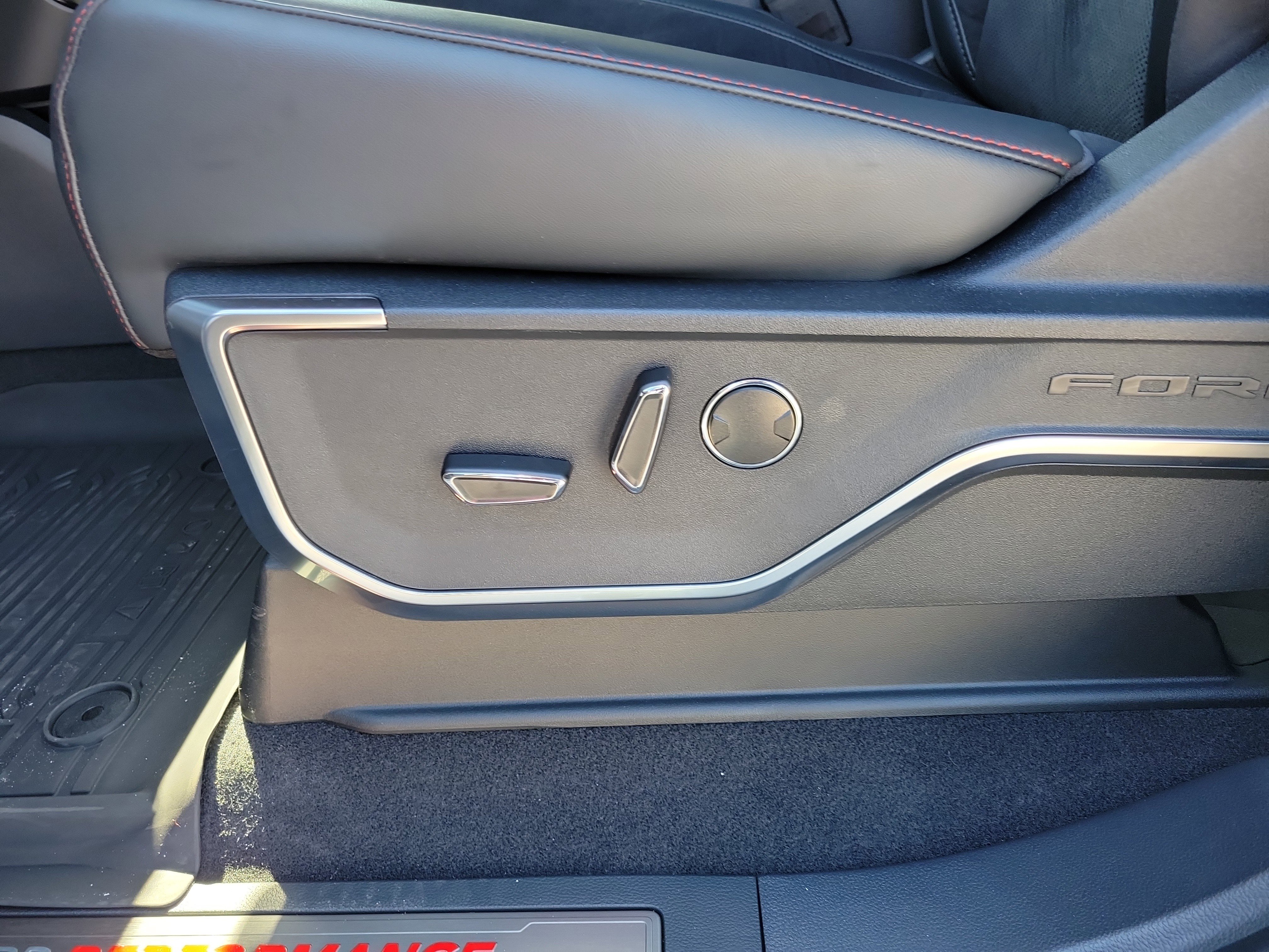 Used 2025 Ford F150 Raptor w/ Equipment Group 803A Raptor R image 9