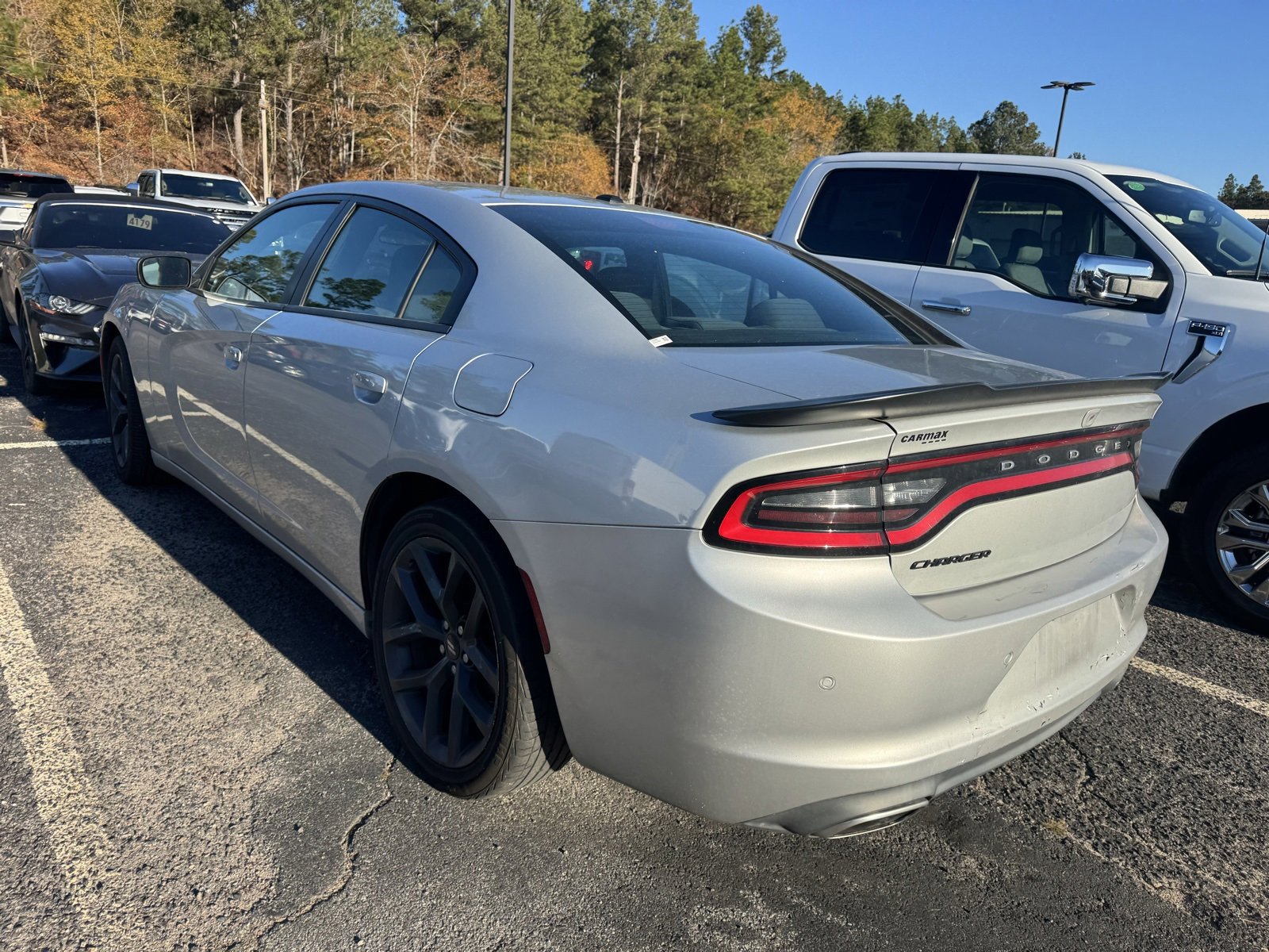 Used 2019 Dodge Charger SXT image 5
