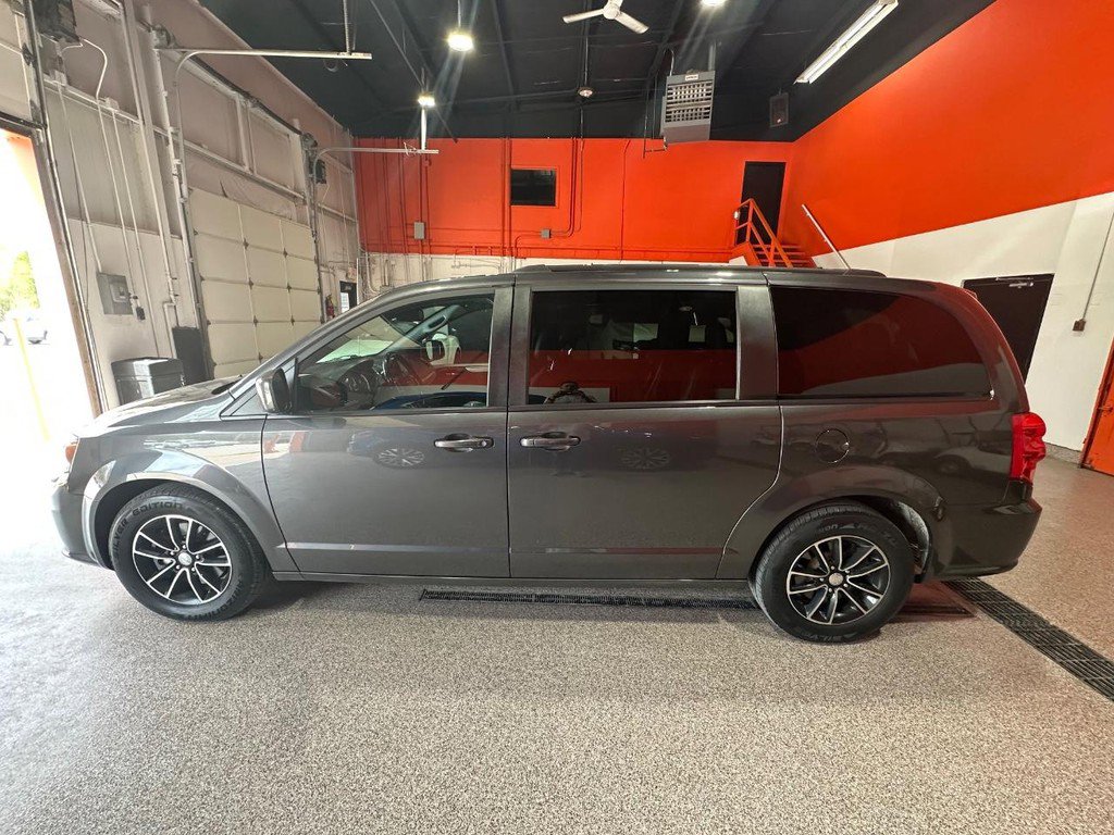 Used 2018 Dodge Grand Caravan GT image 4