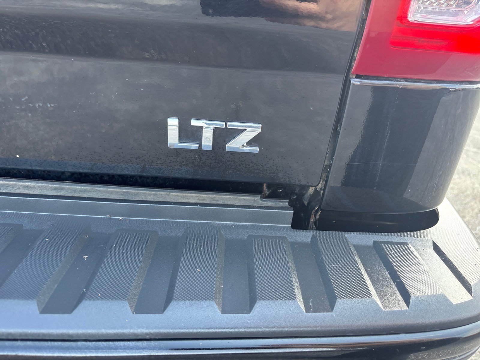 Used 2017 Chevrolet Silverado 1500 LTZ Z71 w/ LTZ Plus Package image 11