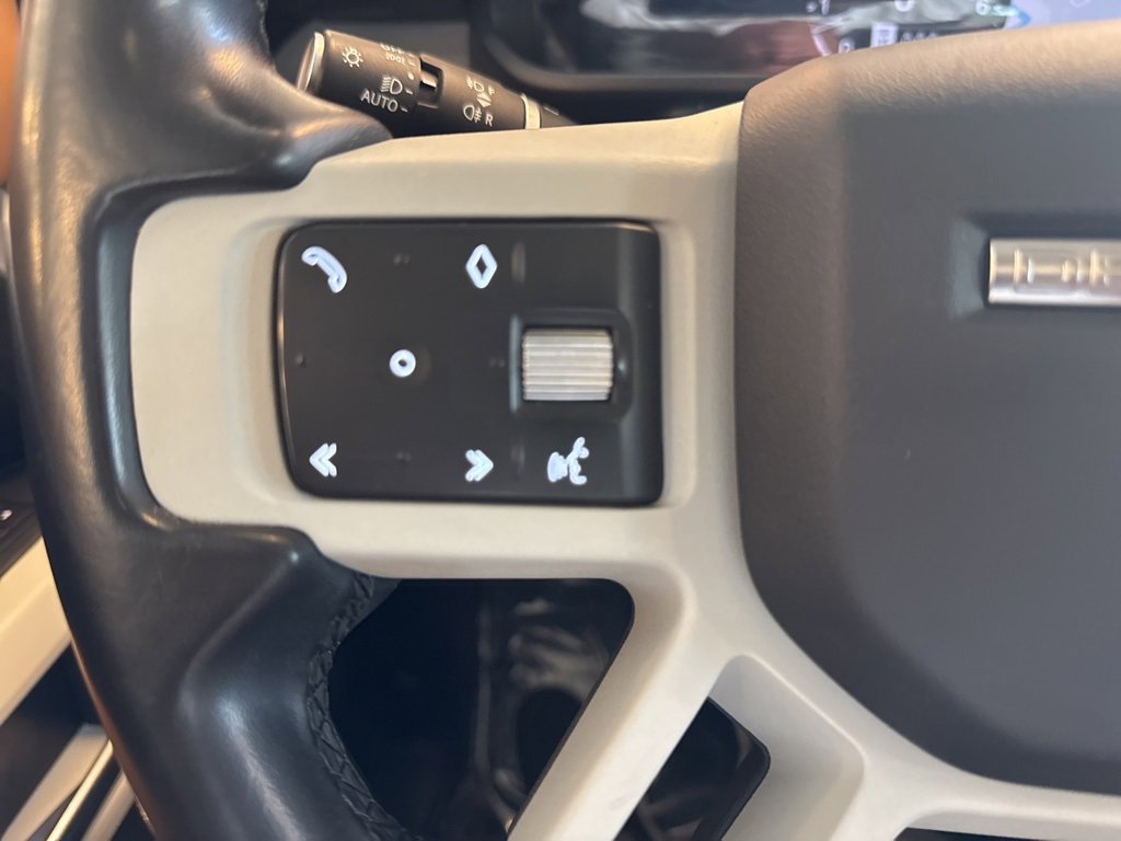Used 2023 Land Rover Defender 110 SE image 33