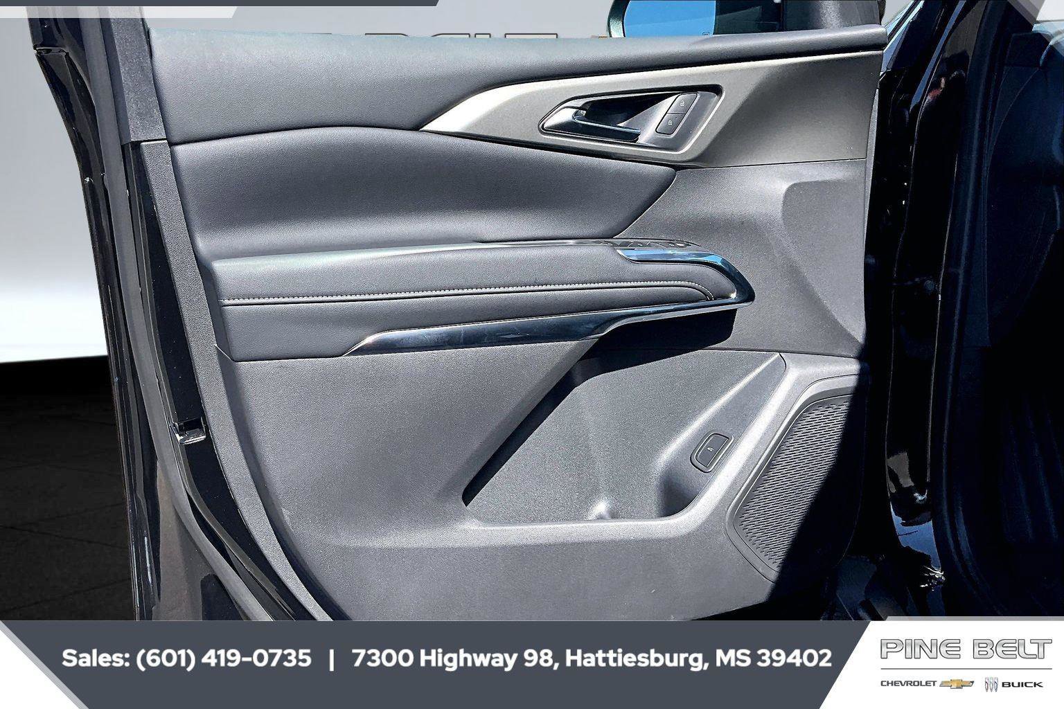 New 2026 Chevrolet Traverse LT w/ Driver Confidence Package image 17