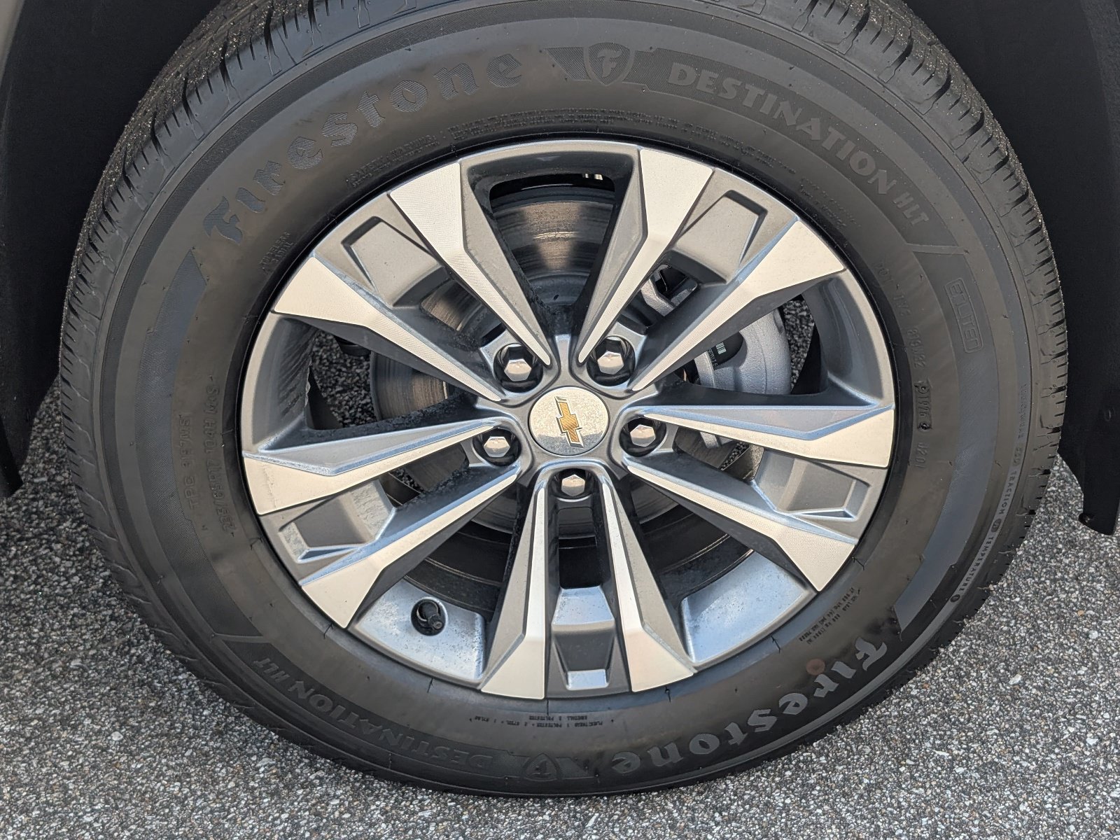 New 2027 Chevrolet Equinox LT w/ Convenience Package II FWD image 5