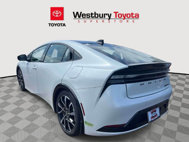 Certified 2024 Toyota Prius Prime FWD image 11