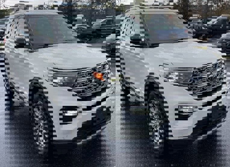 Used 2021 Ford Explorer Limited w/ Equipment Group 301A image 7