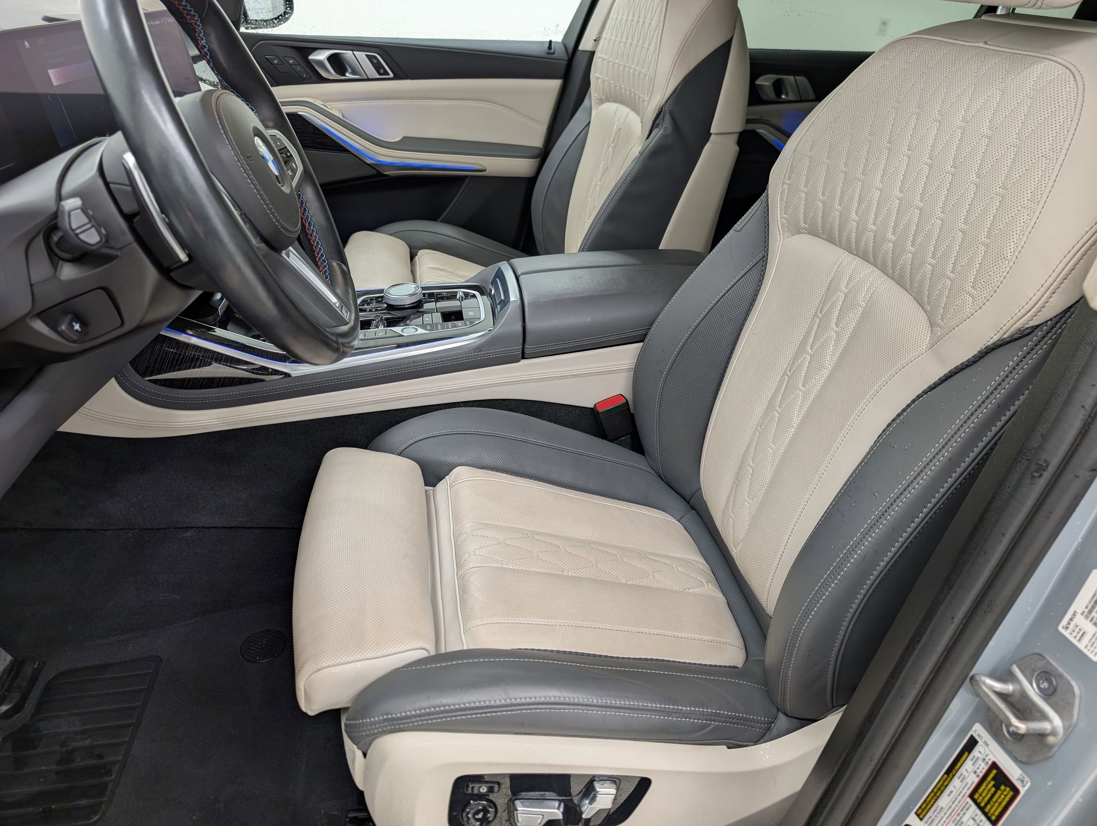 Used 2023 BMW X7 M60i w/ Executive Package image 5